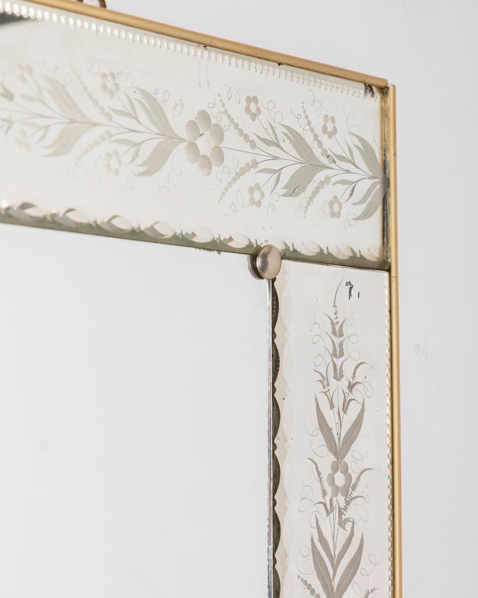 Metal Vintage 1950s decorated glass wall mirror Italian design For Sale