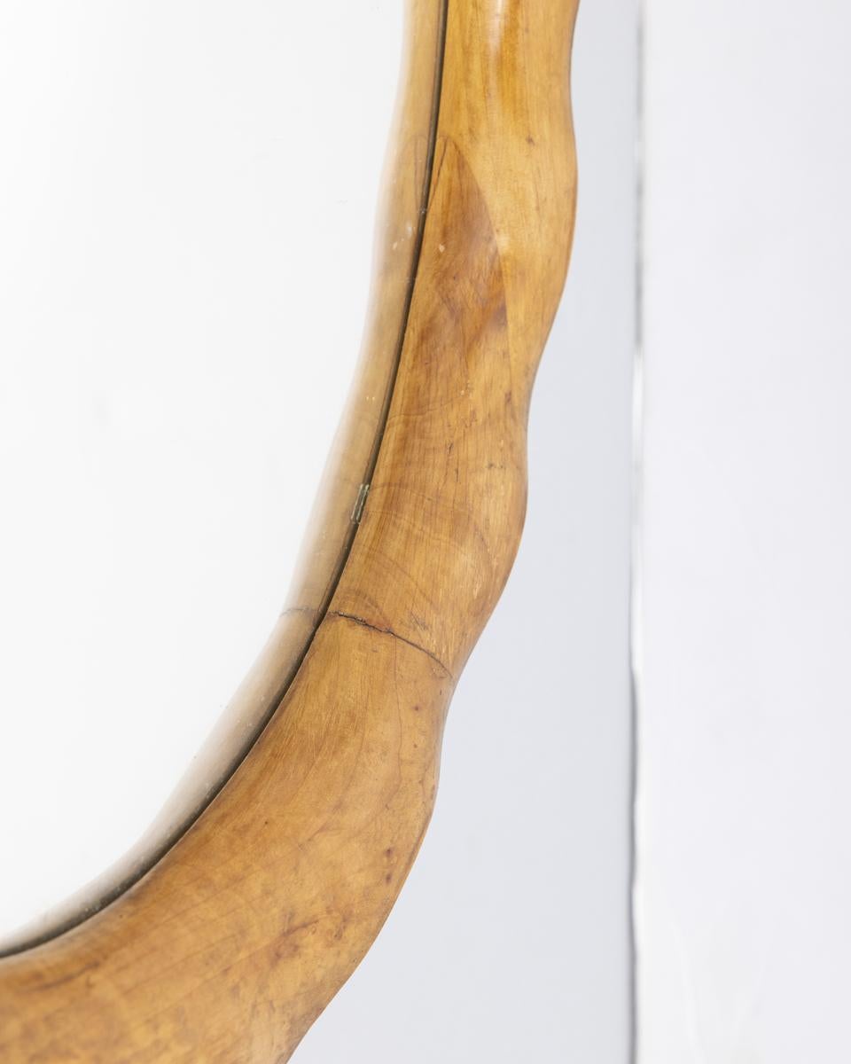Espejo de pared vintage años 60 madera ondulada diseño italiano Moderno de mediados de siglo en venta