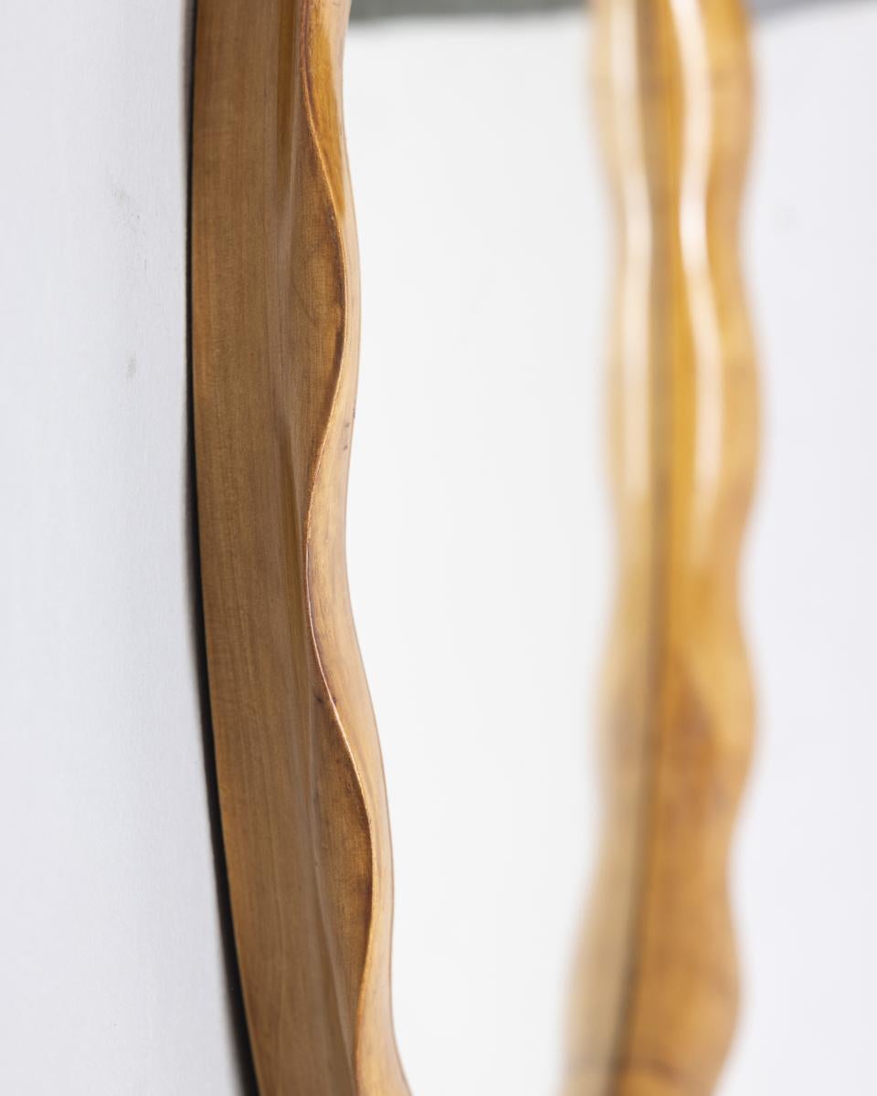 Espejo de pared vintage años 60 madera ondulada diseño italiano Italian en venta