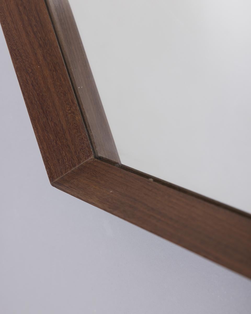 Espejo de pared vintage años 70 en madera y cuero diseño italiano Moderno de mediados de siglo en venta