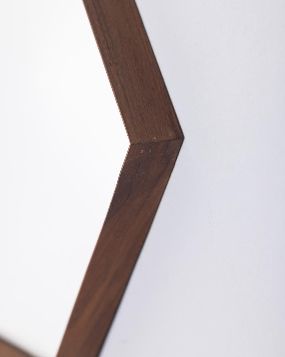 Espejo de pared vintage años 70 en madera y cuero diseño italiano Late 20th Century en venta