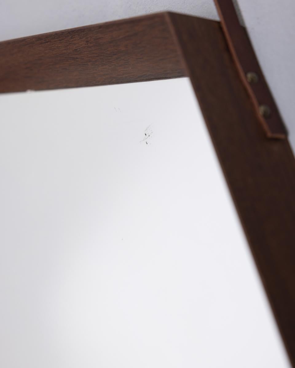 Espejo de pared vintage años 70 en madera y cuero diseño italiano Metal en venta