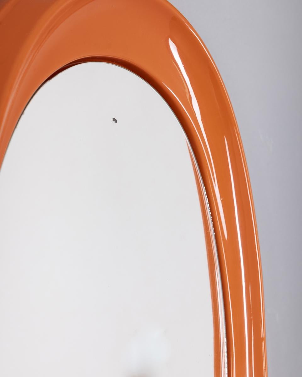 Vintage 70s Orange Kunststoff Wandspiegel Italienisches Design (Space Age) im Angebot