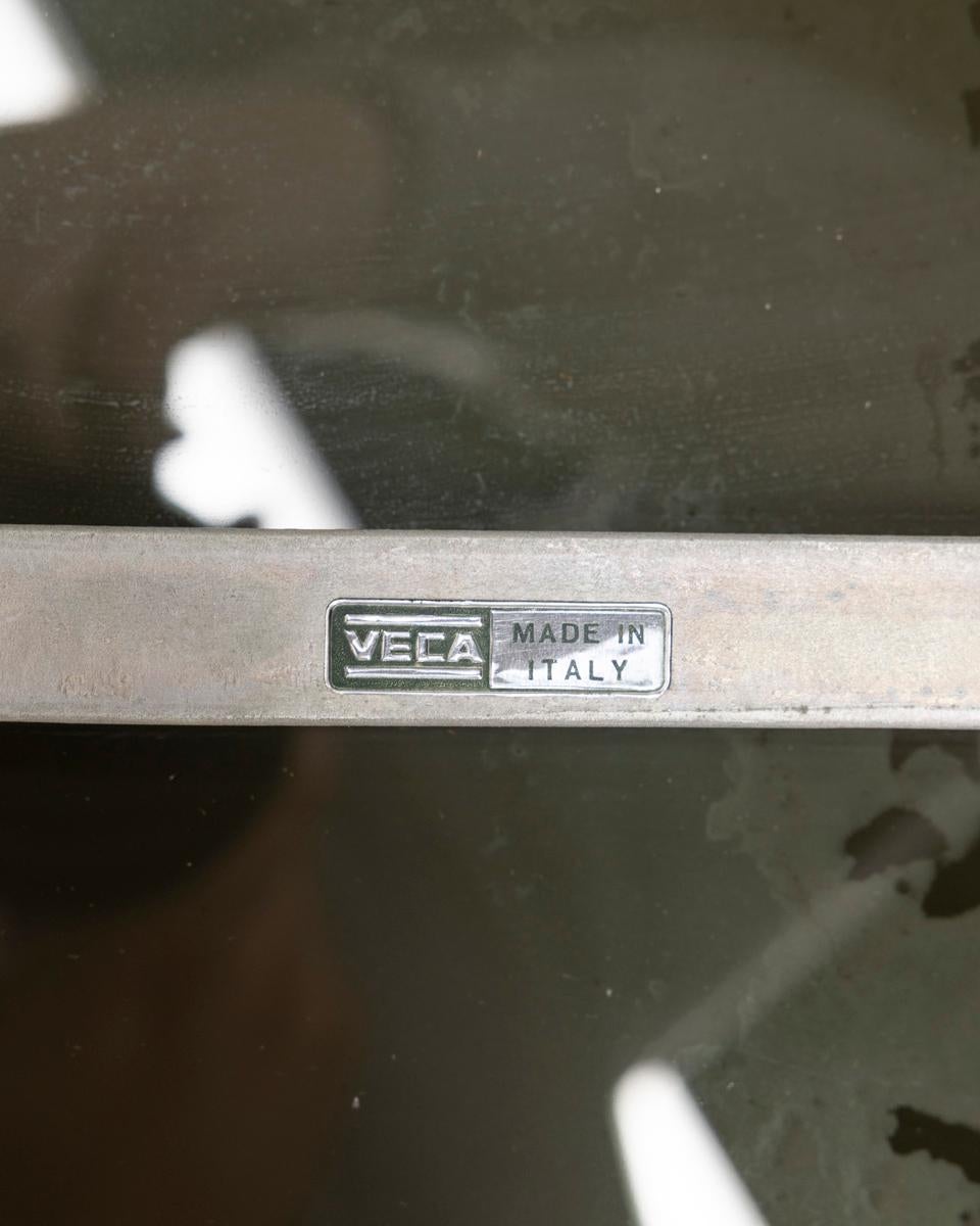 Specchio da parete vintage anni 70 vetro fumè blu design Veca For Sale 1