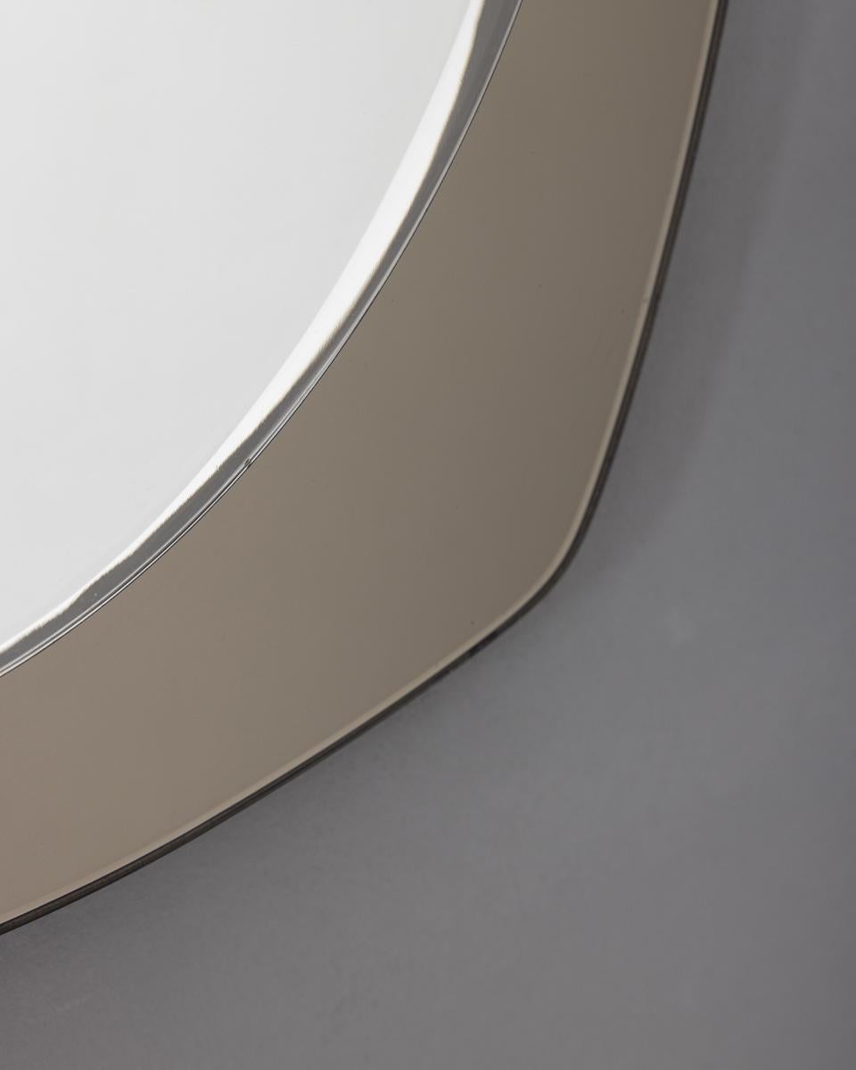 Miroir mural vintage 70s verre fumé gris Veca design Bon état - En vente à None, IT