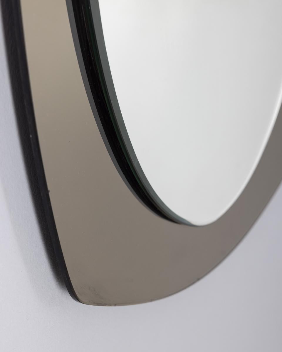 Late 20th Century Miroir mural vintage 70s verre fumé gris Veca design en vente