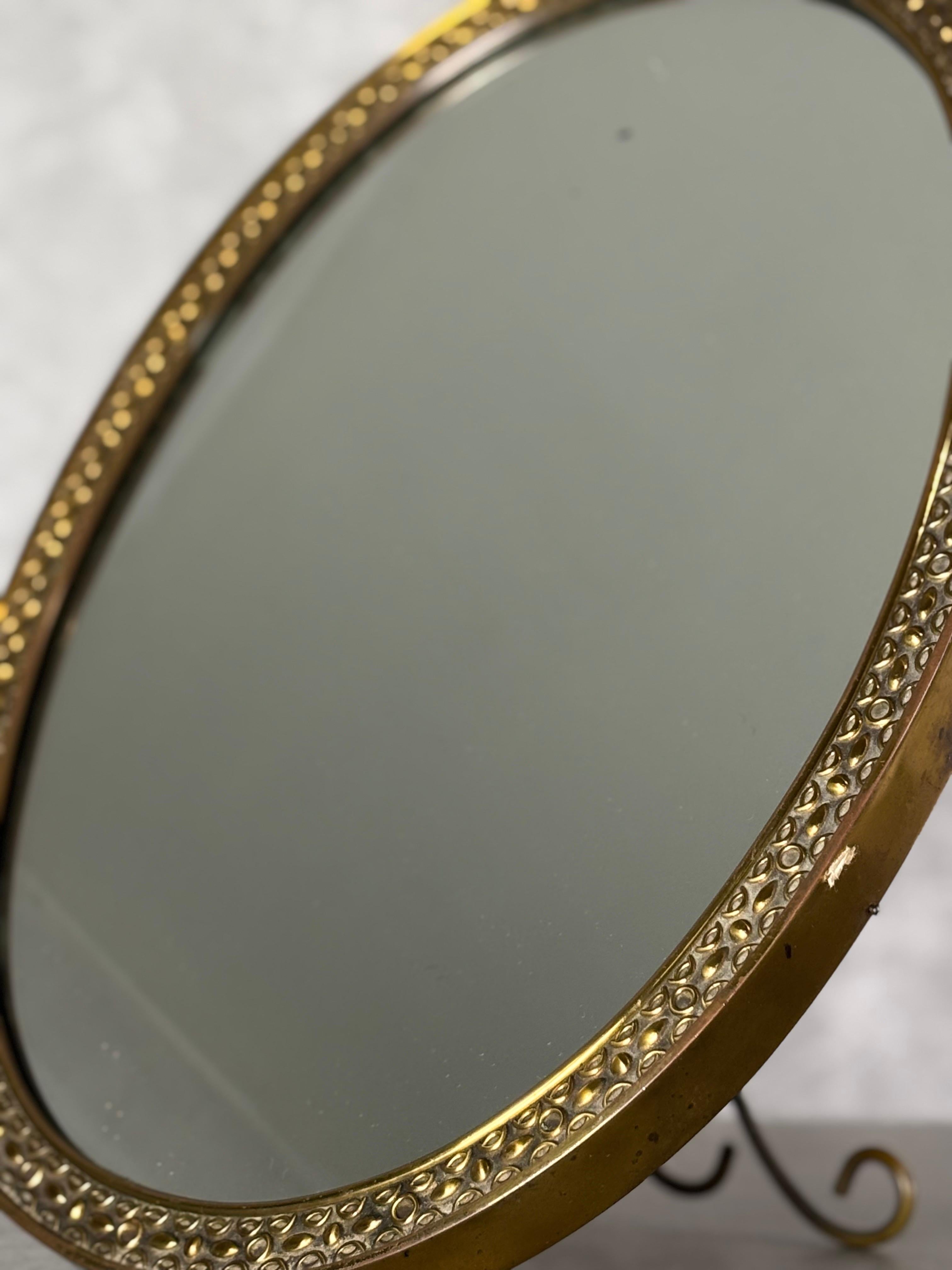 Brass Specchio da tavolo con cornice in ottone, 1950s For Sale