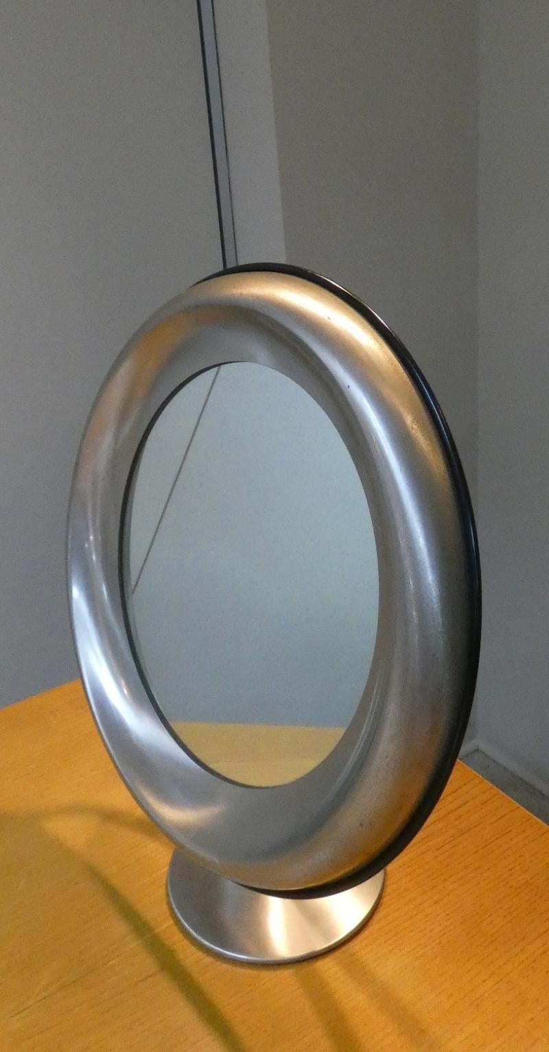 Espejo de mesa en acero satinado de Gaetano Missaglia, Italia Años 60 Minimalista en venta