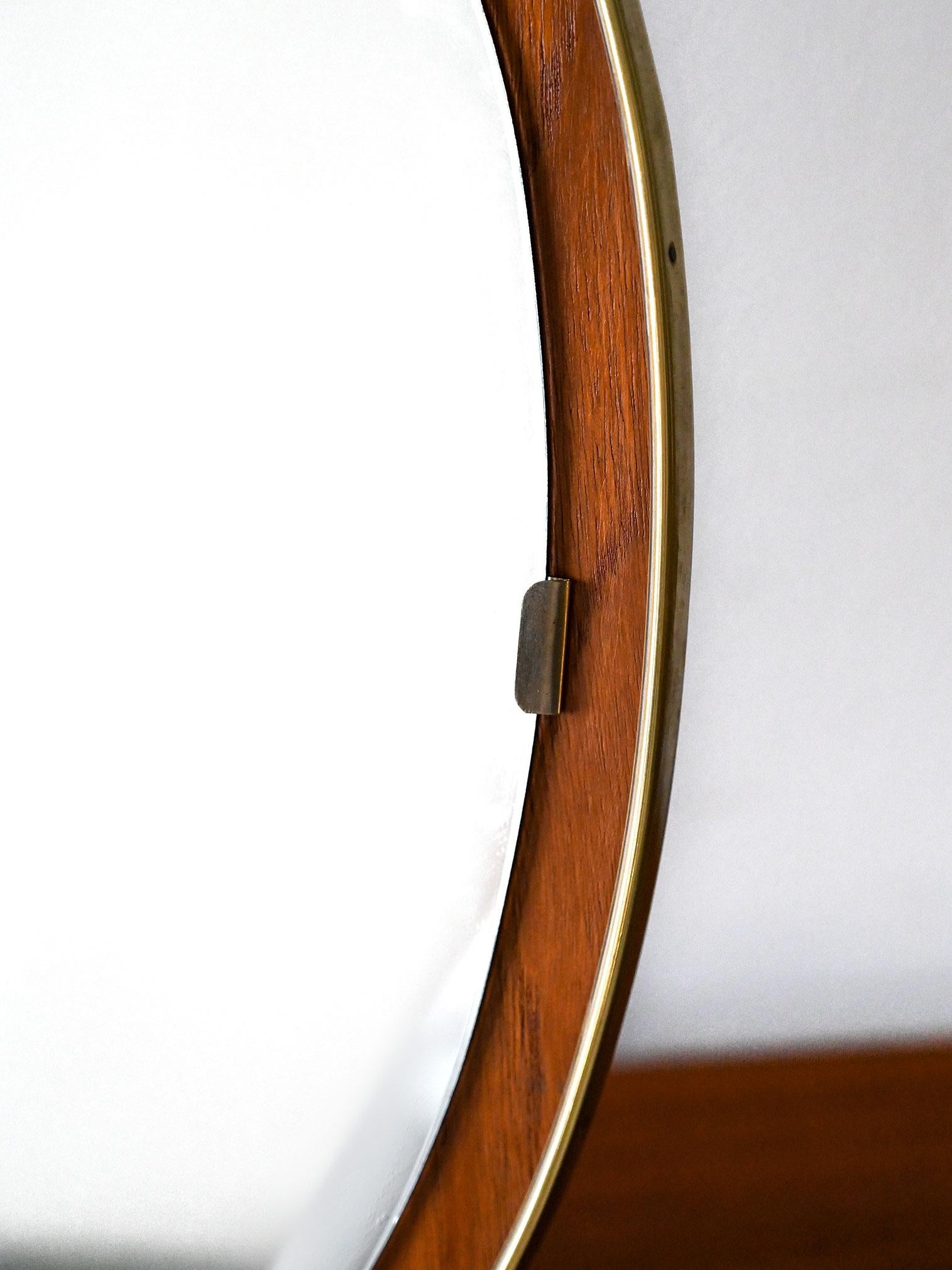 Scandinavian Miroir de table vintage scandinave en teck et laiton en vente