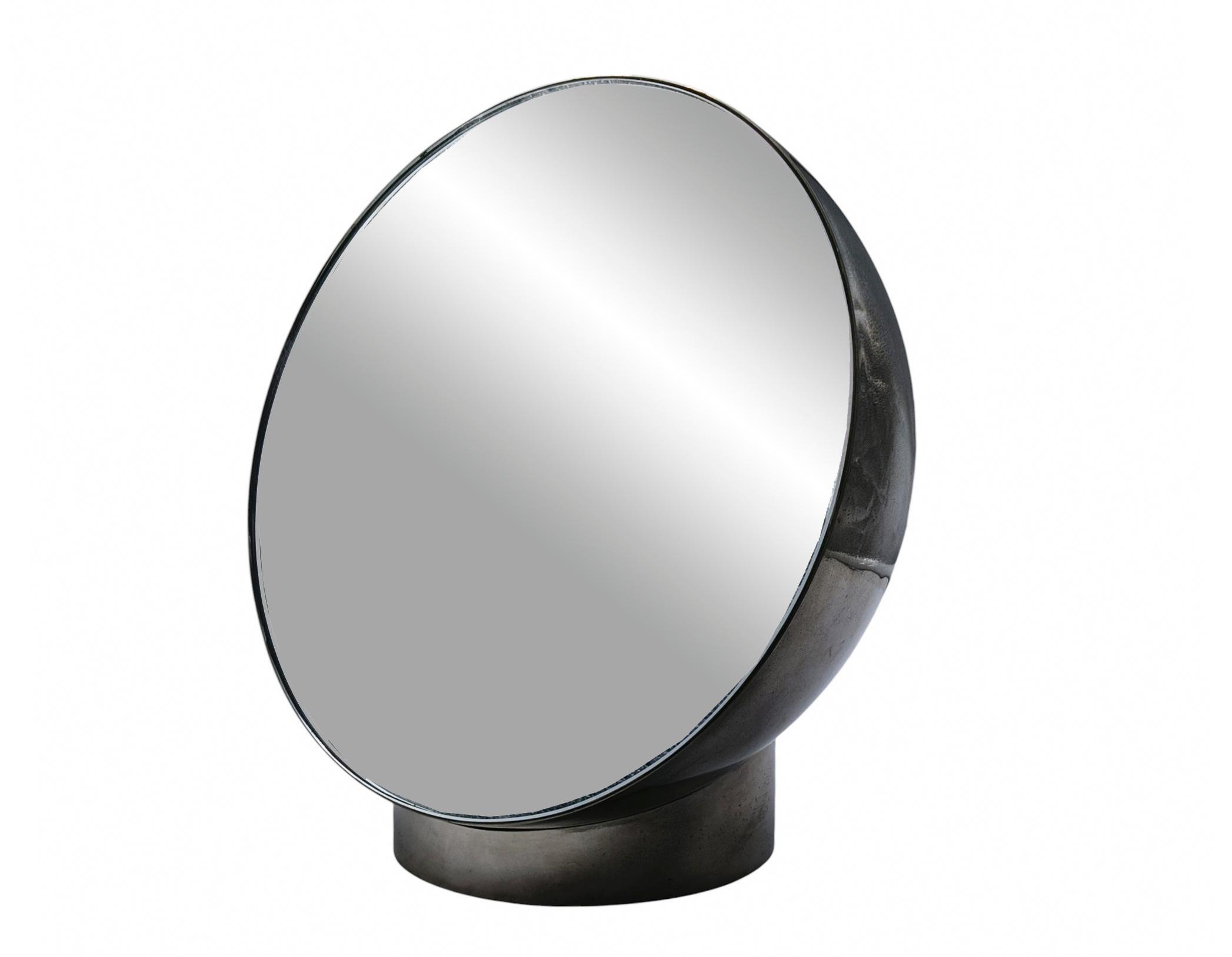 Italian Miroir de table demi-sphère en métal chromé, Italie, années 1960 en vente