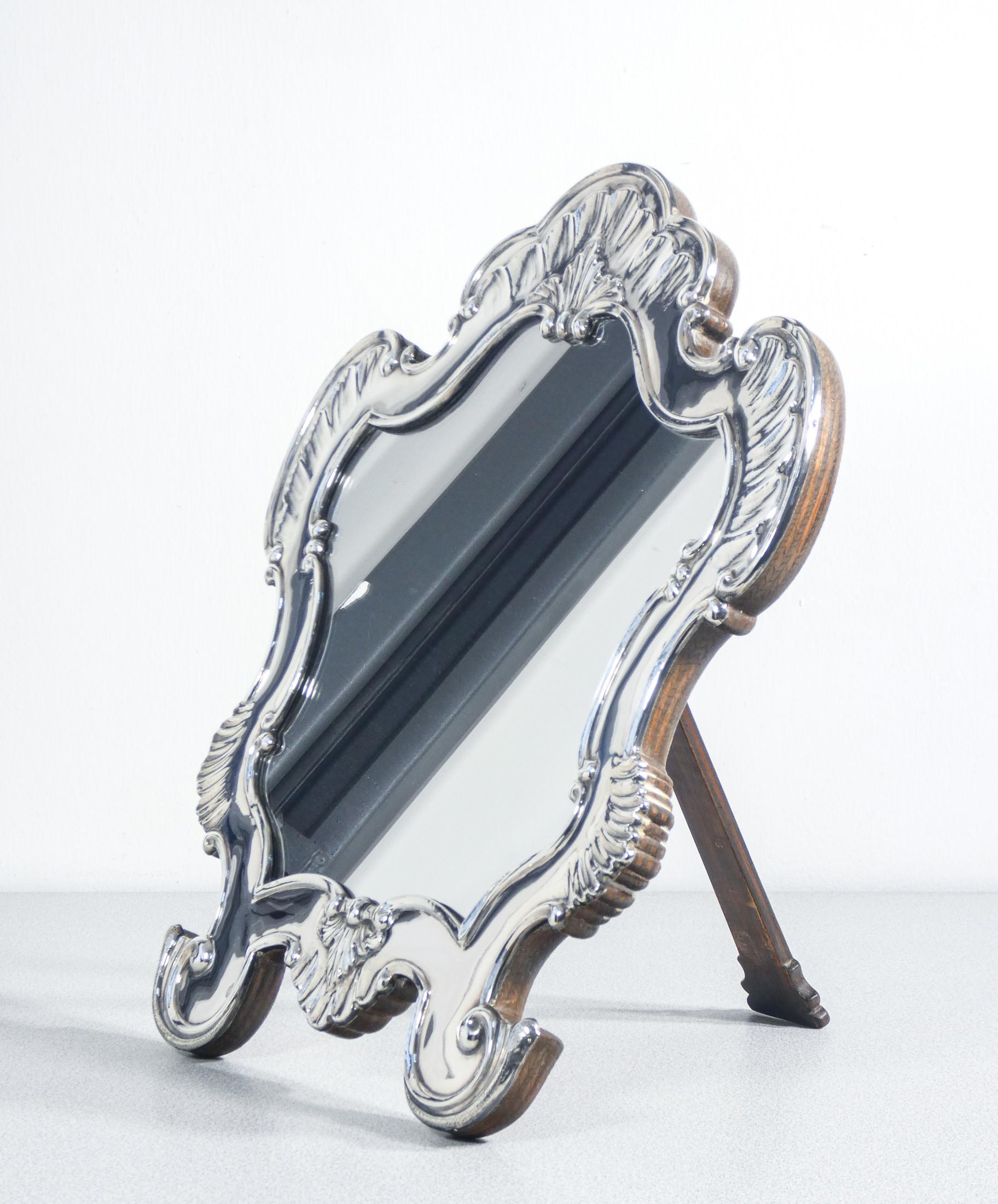 Italian Miroir de table de style Louis XV, décor en feuille d'argent 925. 10 ans en vente