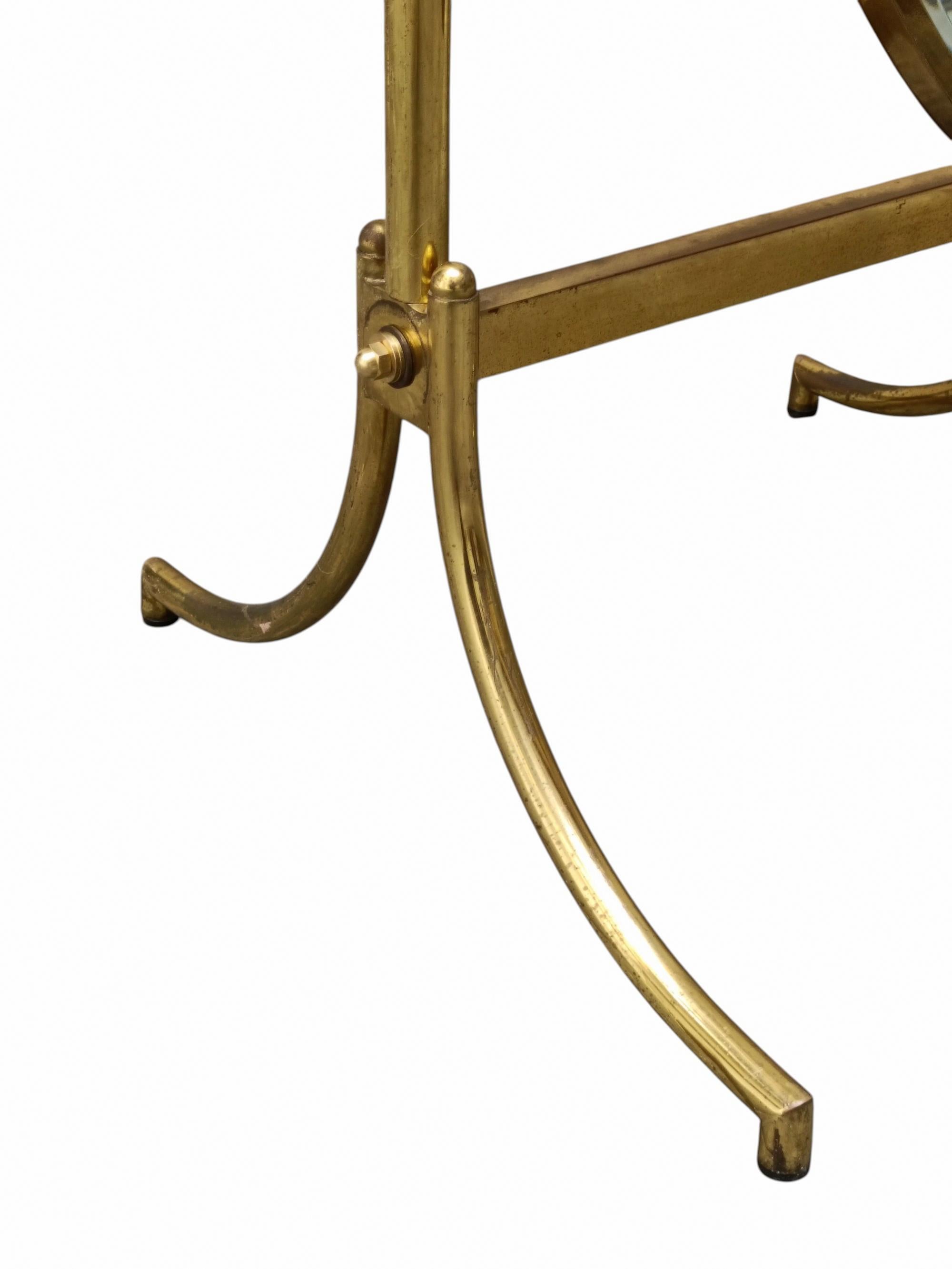 Oval Brass Floor Mirror, Italy 1960s In Good Condition For Sale In Naples, IT