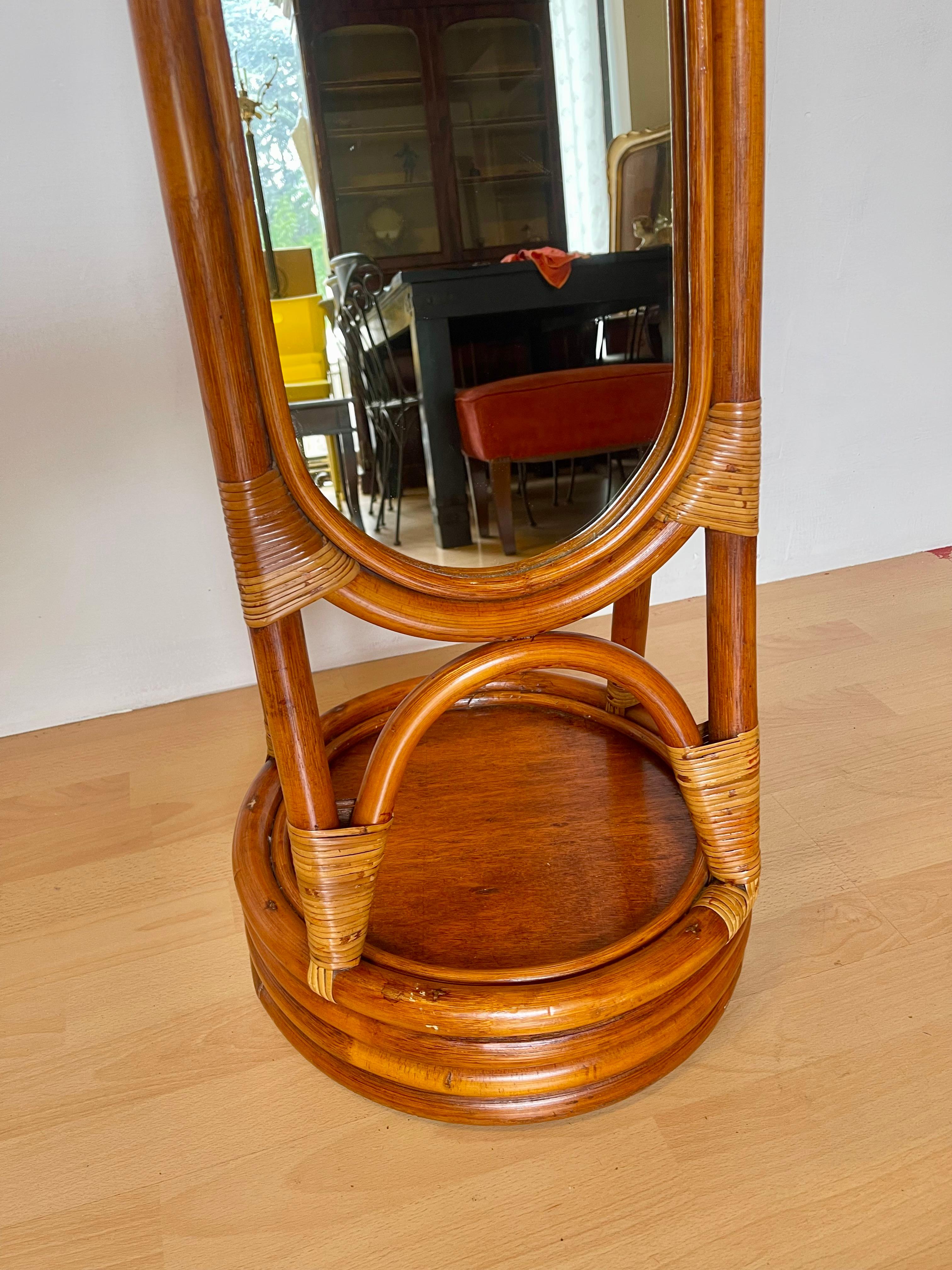 Specchio da terra circolare in Bambu e Rattan anni 70 - Collezione privata Domenico Rugiano