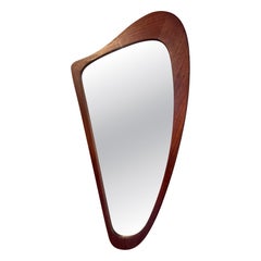 Miroir de forme irrégulière avec un cadre en teck, Danemark, années 1960