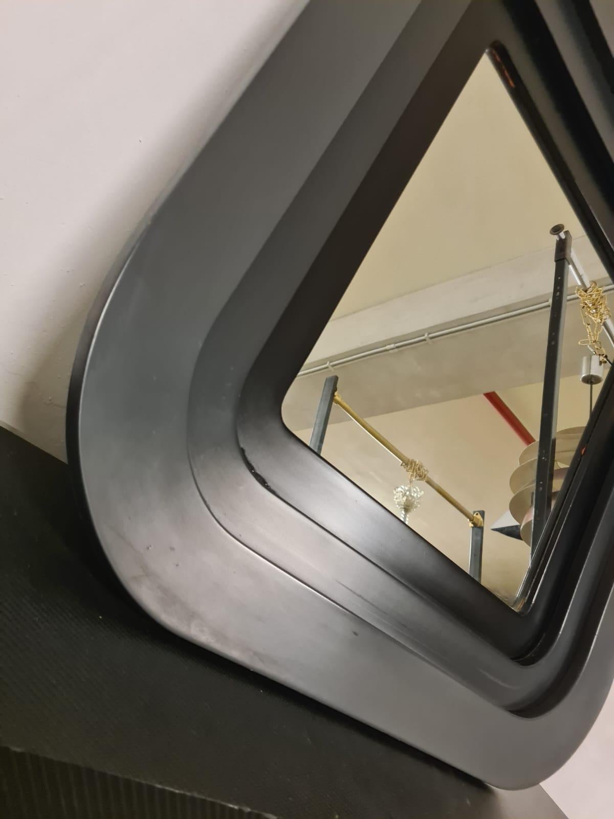 Miroir en bois laqué 1970 en vente 2