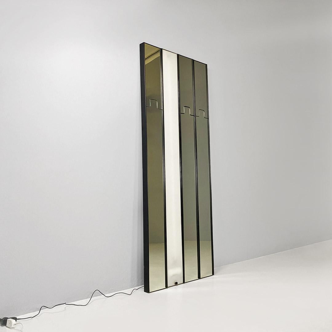Late 20th Century Specchio modulare da muro con lampada Gronda, Luciano Bertoncini per Elco, 1970s For Sale
