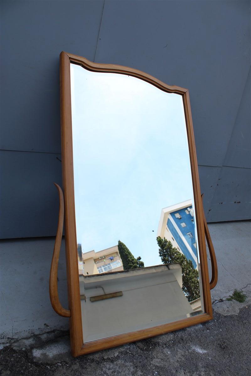 Italian Specchio Molato da Parete in legno scolpito Italia 1950 sagomato in vendita