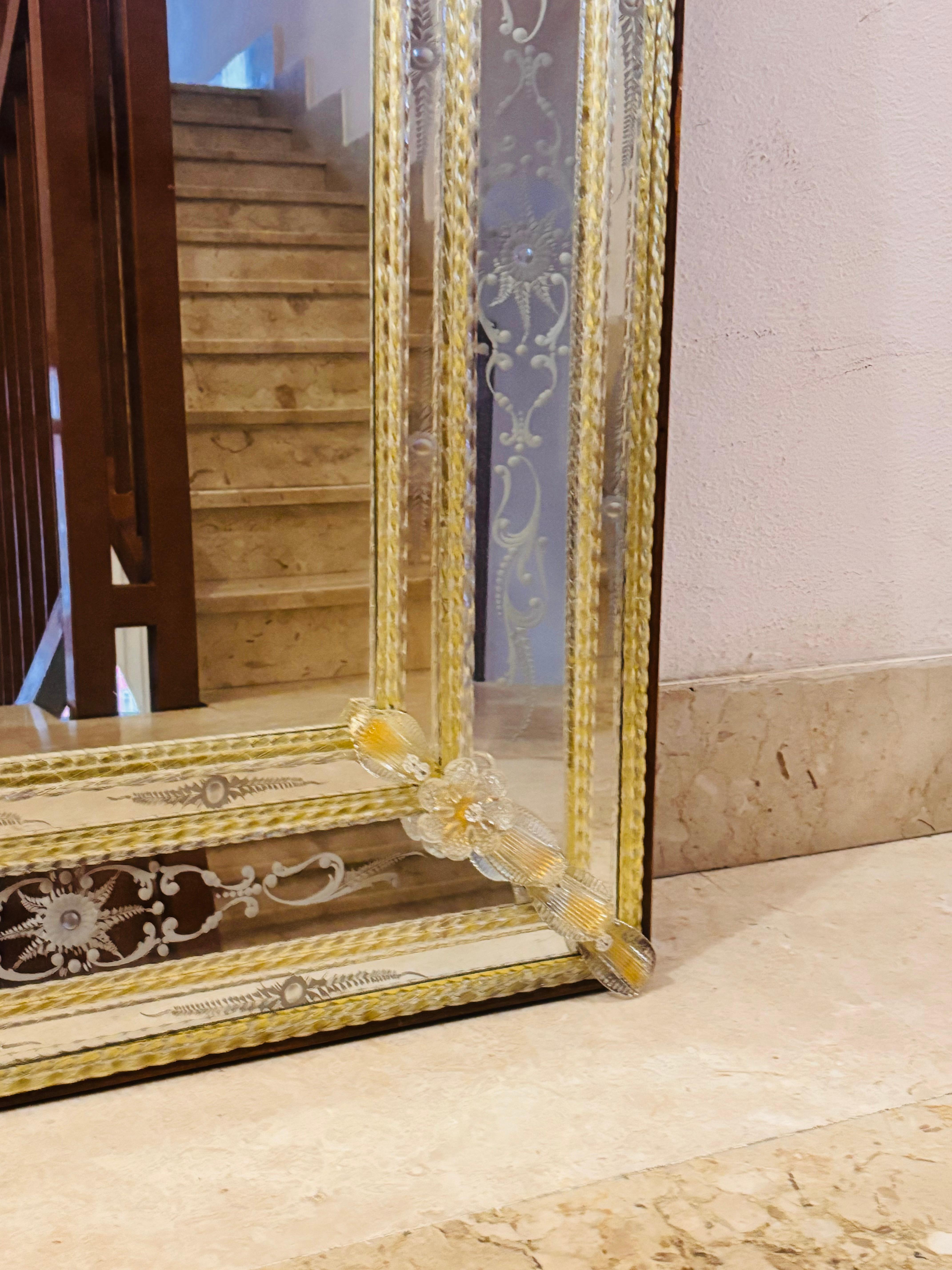 Miroir or vénitien en verre de Murano par Barbini Brothers Bon état - En vente à Palermo, IT