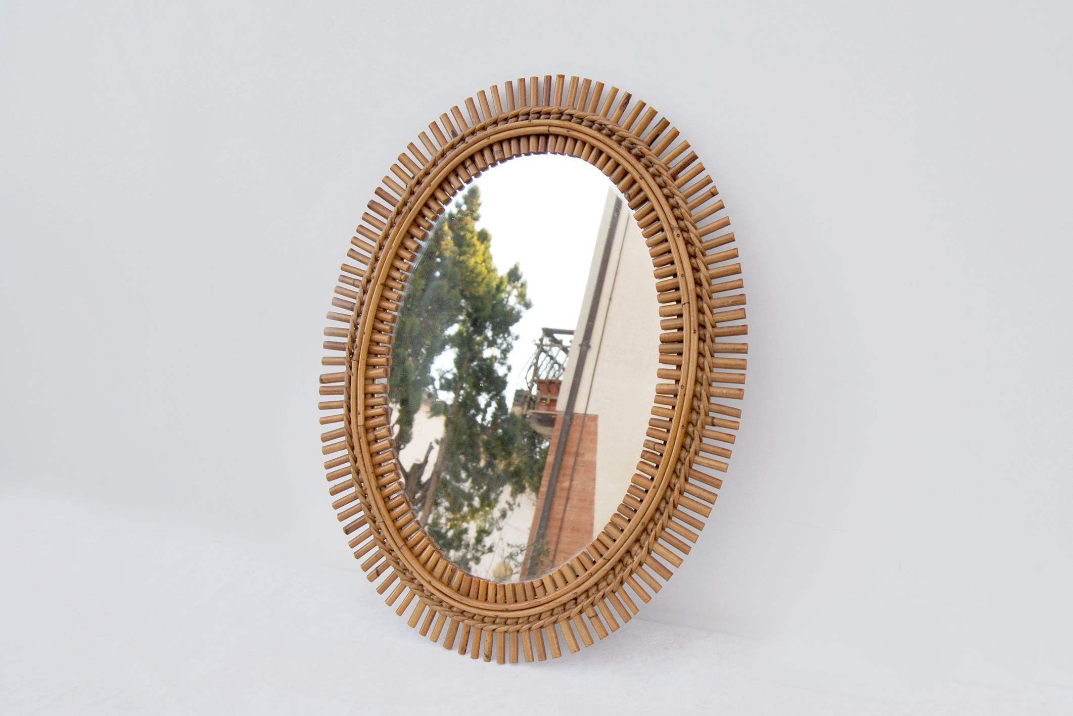 Oval bamboo mirror  In Good Condition For Sale In Bastia Umbra, IT