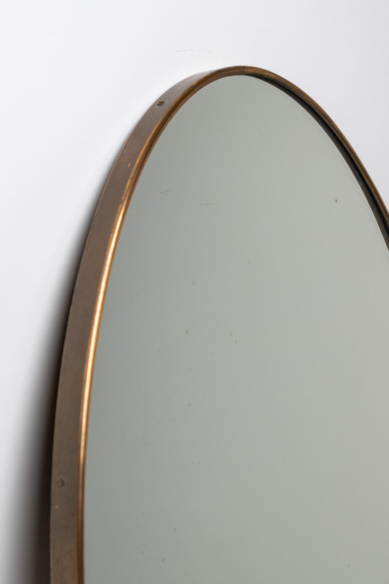 Mid-Century moderno Specchio ovale in ottone, Anni '50 in vendita