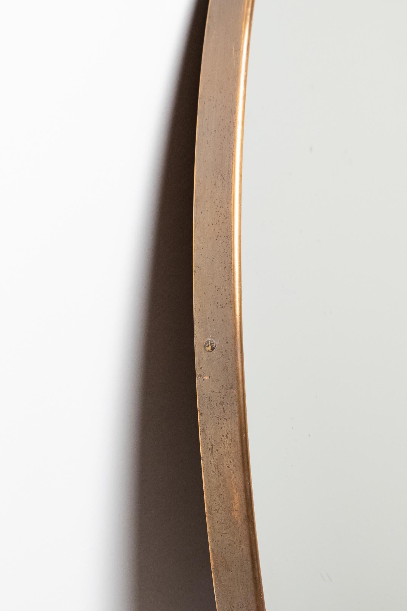 Italian Specchio ovale in ottone, Anni '50 in vendita