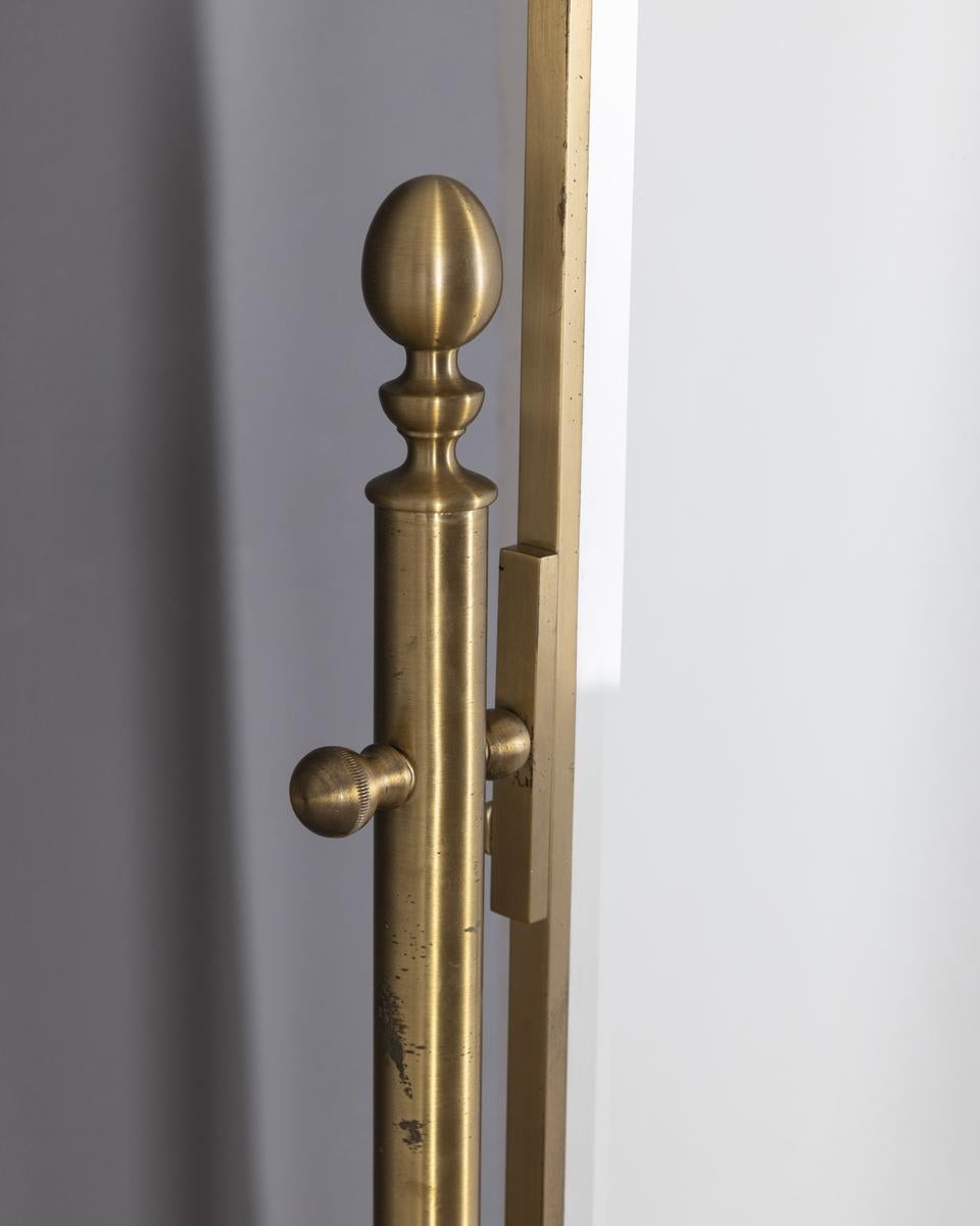 Specchio psiche da terra vintage anni 50 in ottone dorato design Italiano In condizioni buone in vendita a None, IT