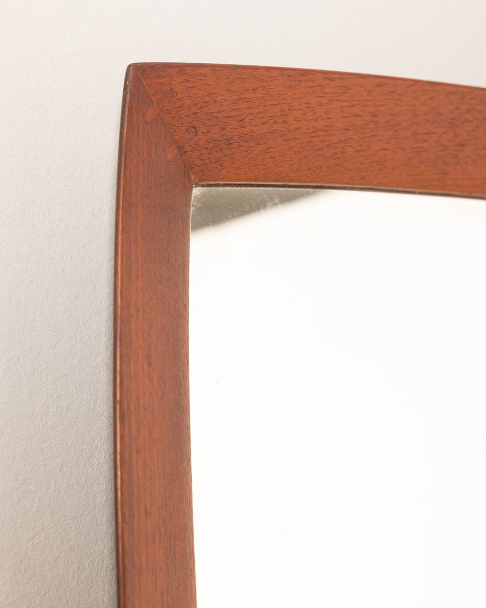 Vintage 60s Teak quadratischer Spiegel Dänisches Design (Danish) im Angebot