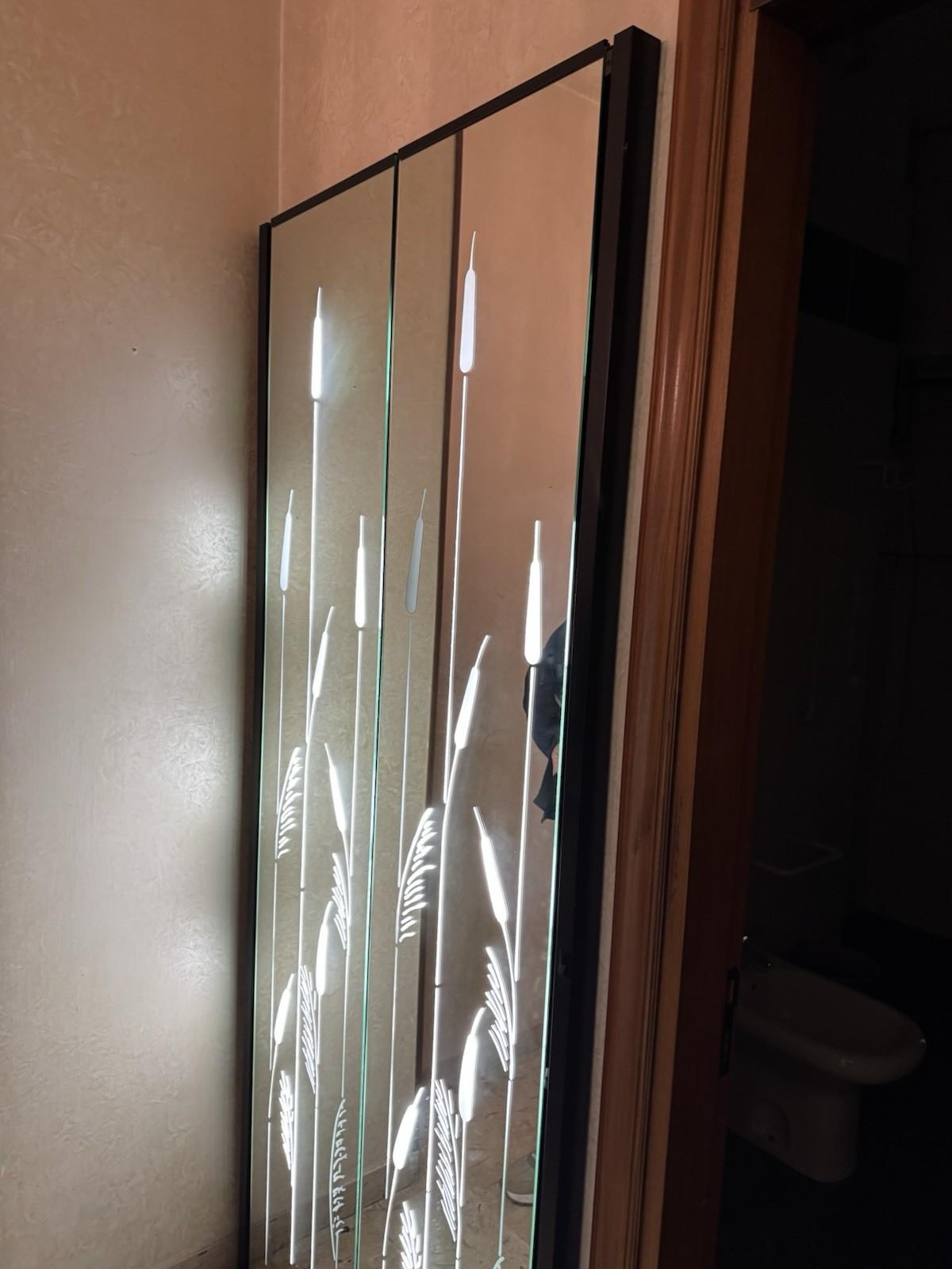 Specchio Retroilluminato Da Parete Design Anni '80 Modernariato Excellent état - En vente à Taranto, IT