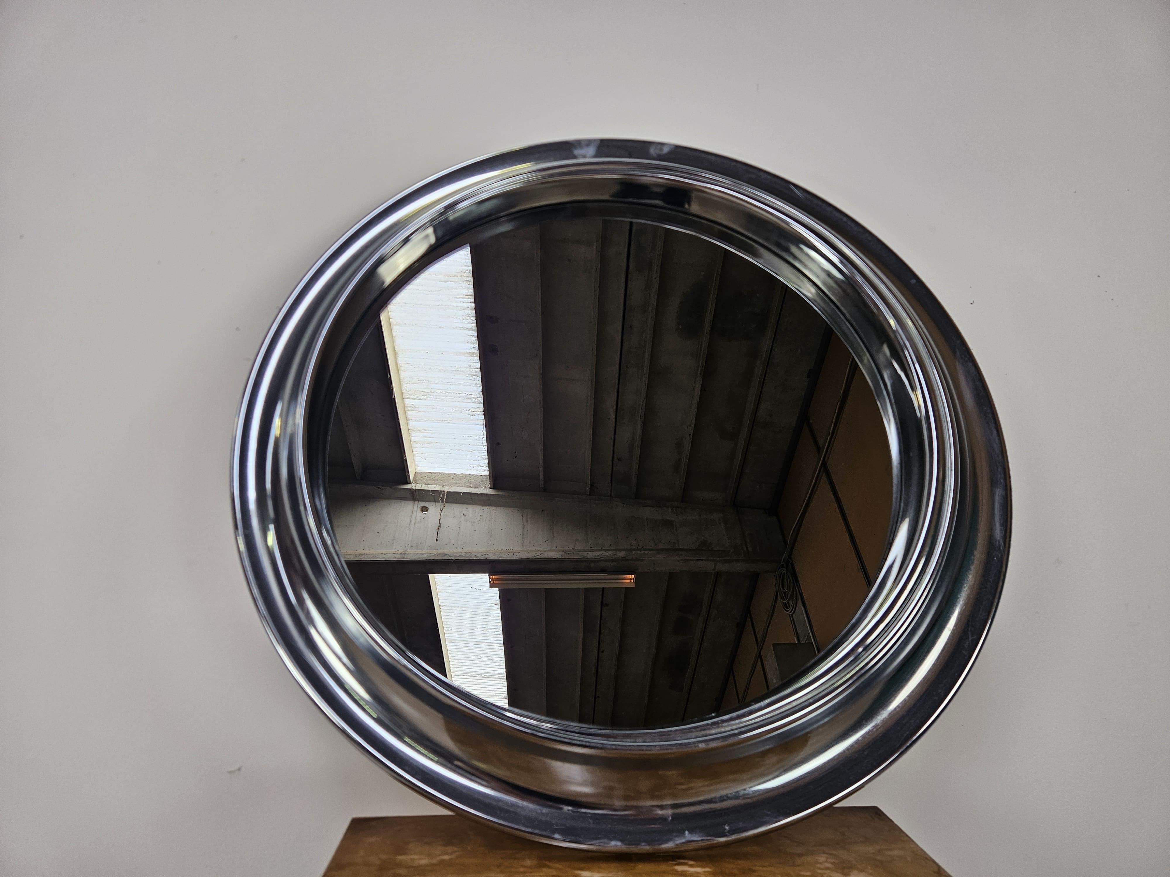 Ère spatiale Miroir rond en plastique chromé des années 1970 en vente