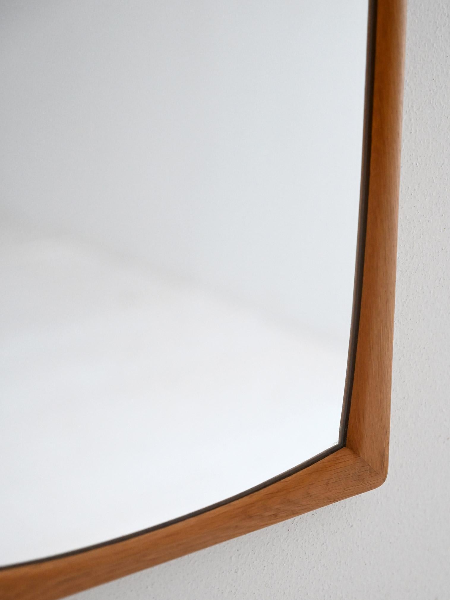 Espejo vintage escandinavo 'Sylvia' de roble Escandinavo moderno en venta