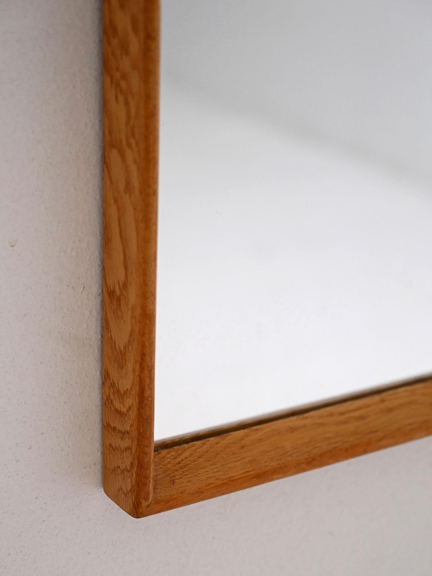 Miroir rectangulaire scandinave en chêne Bon état - En vente à Brescia, IT