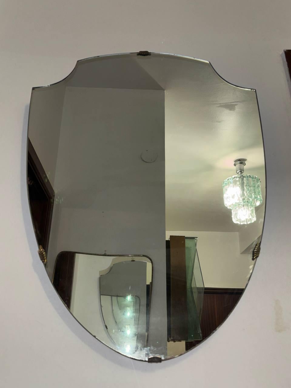Miroir mural Scudo en laiton dans le style de Gio Ponti, années 1950 Bon état - En vente à Palermo, IT