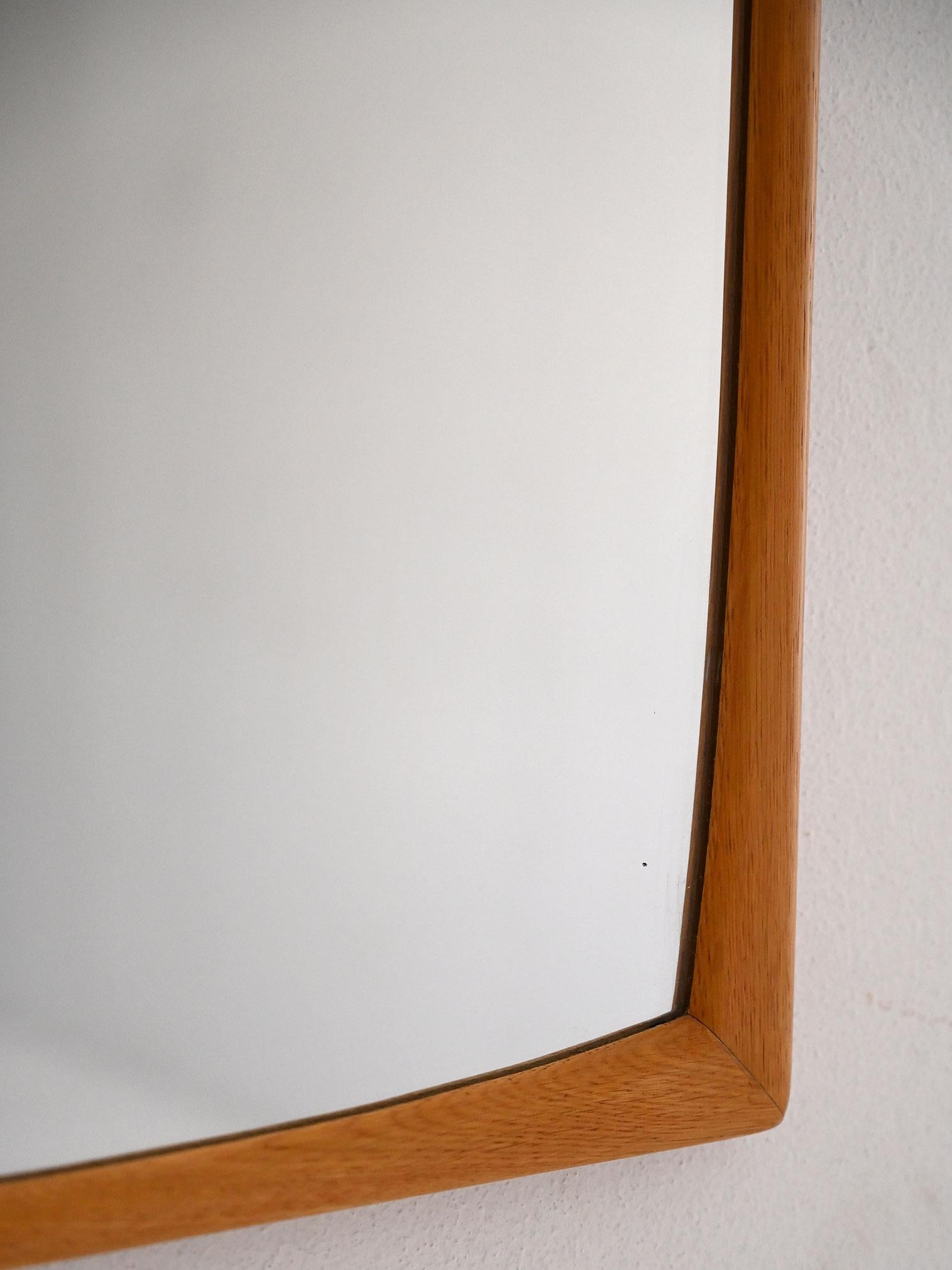 Scandinave moderne Miroir modèle Sylvia en chêne suédois Fröseke en vente