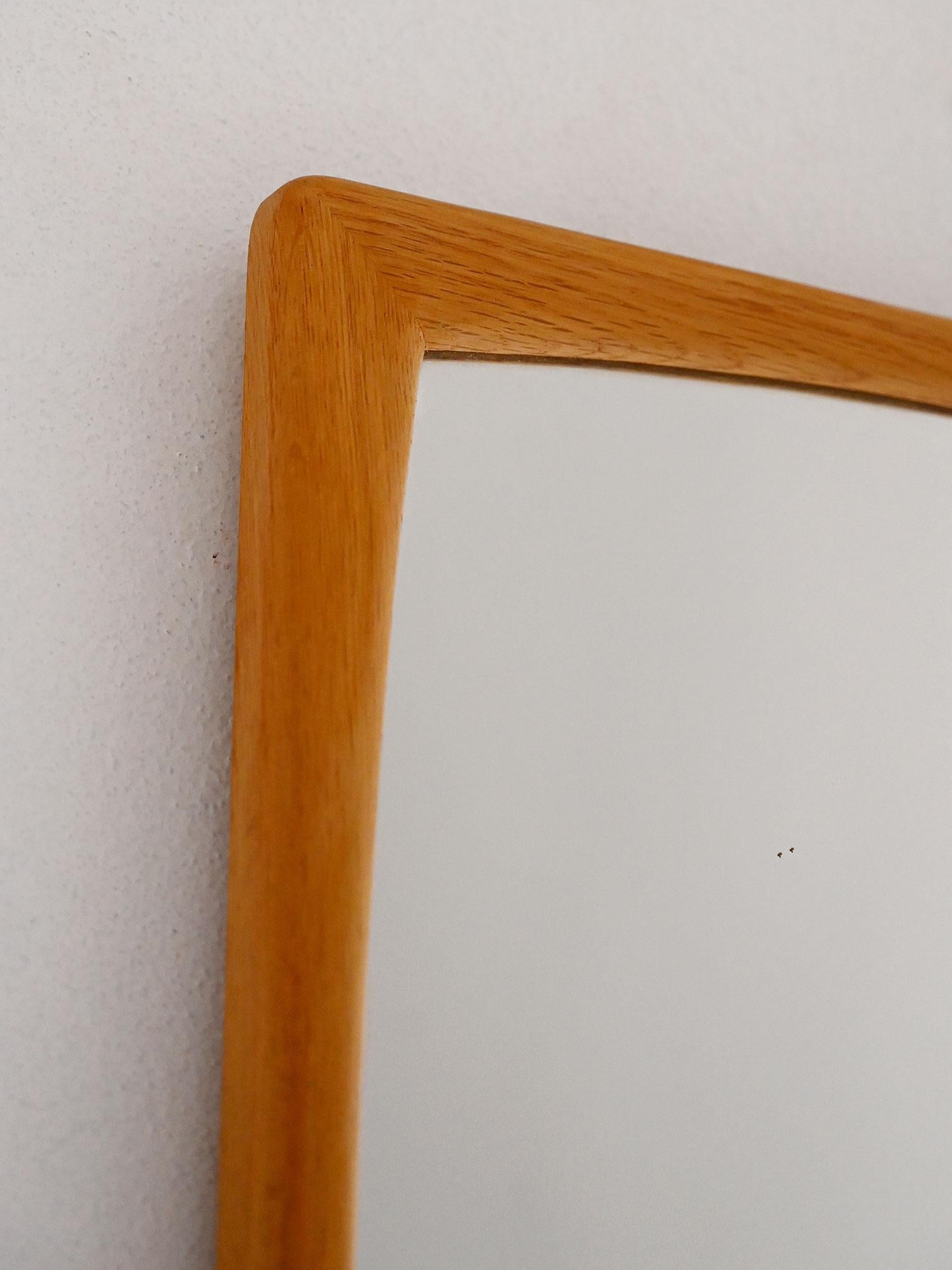 Miroir modèle Sylvia en chêne suédois Fröseke Bon état - En vente à Brescia, IT