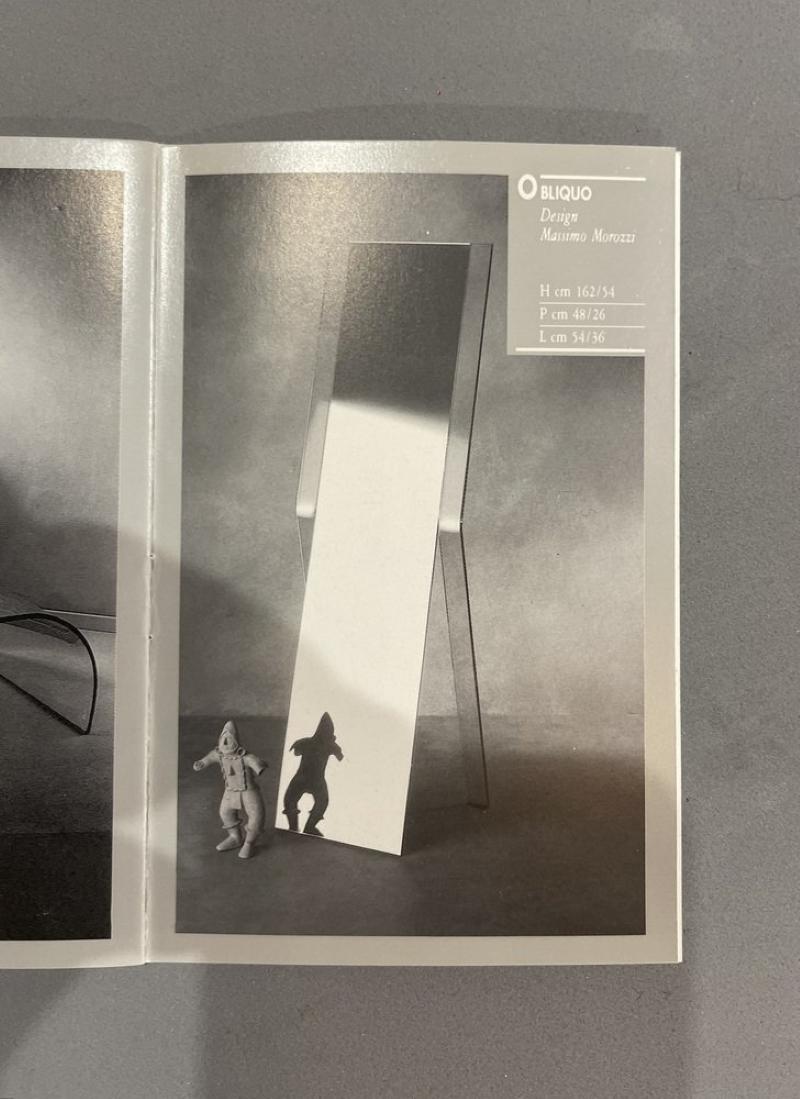 Specchio verticale in vetro curvo obliquo di Massimo Morozzi per Fiam, anni '80 in vendita 10