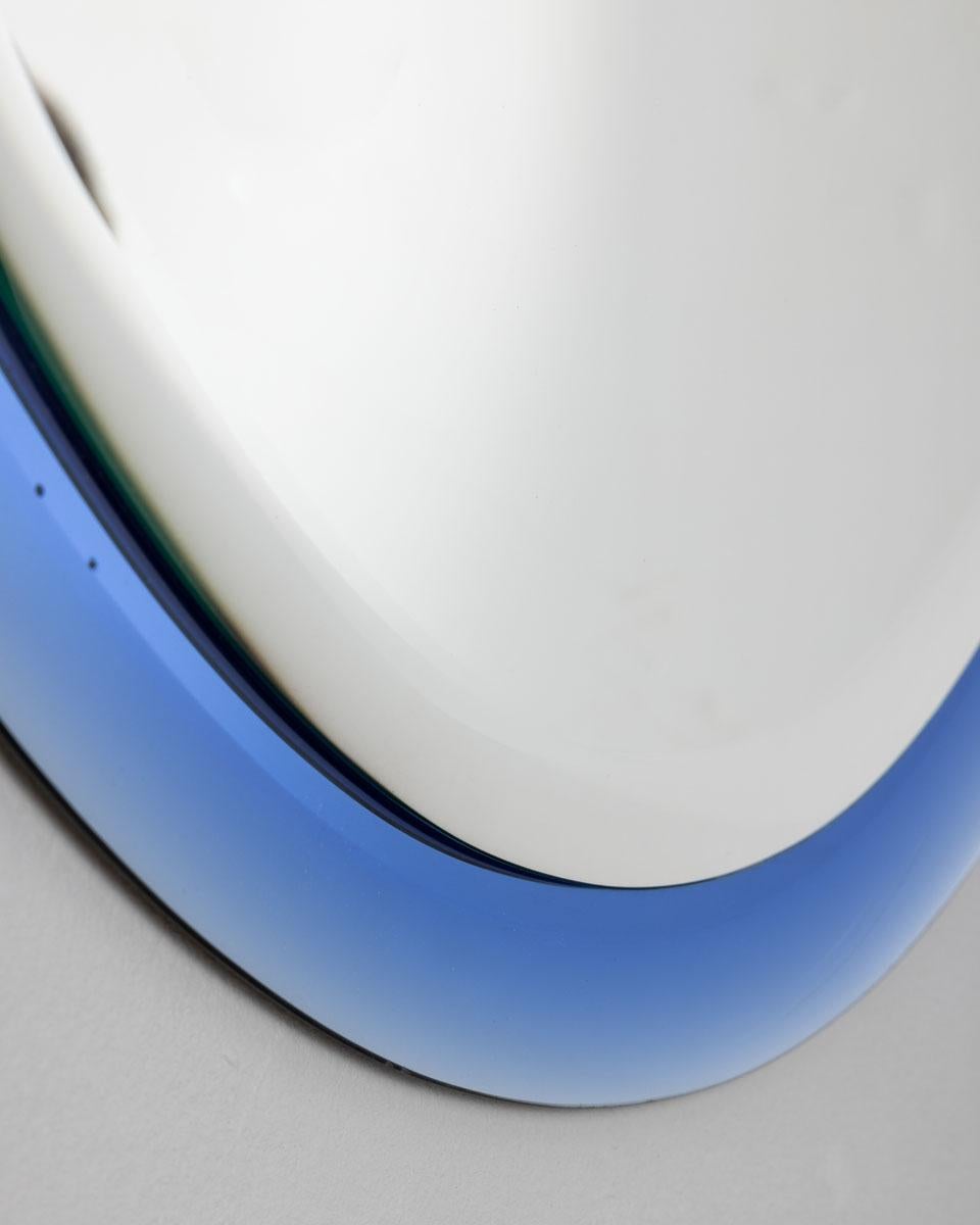 Late 20th Century Miroir vintage des années 1970 en cristal bleu conçu par A. Lupi pour Cristal Luxor en vente