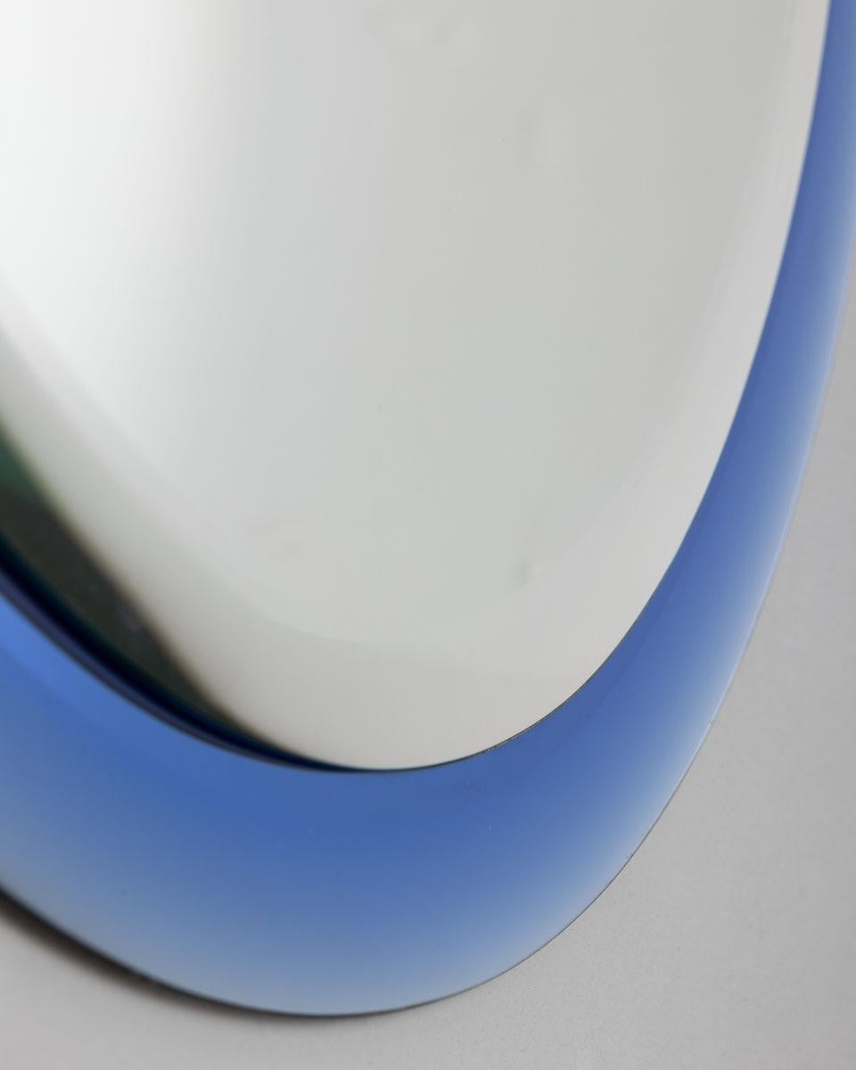 Miroir vintage des années 1970 en cristal bleu conçu par A. Lupi pour Cristal Luxor en vente 3
