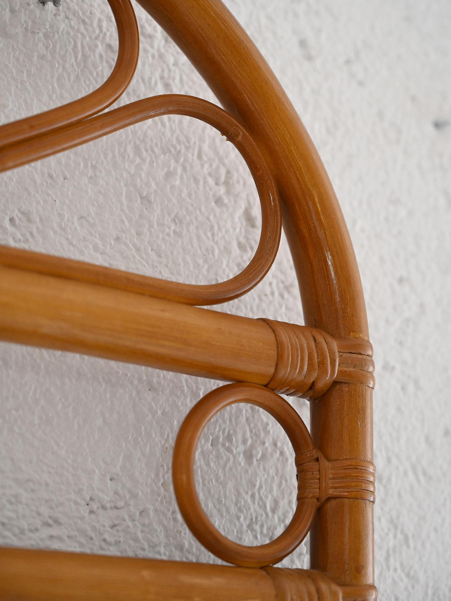 Scandinavian Modern Specchio vintage con cornice in bambù