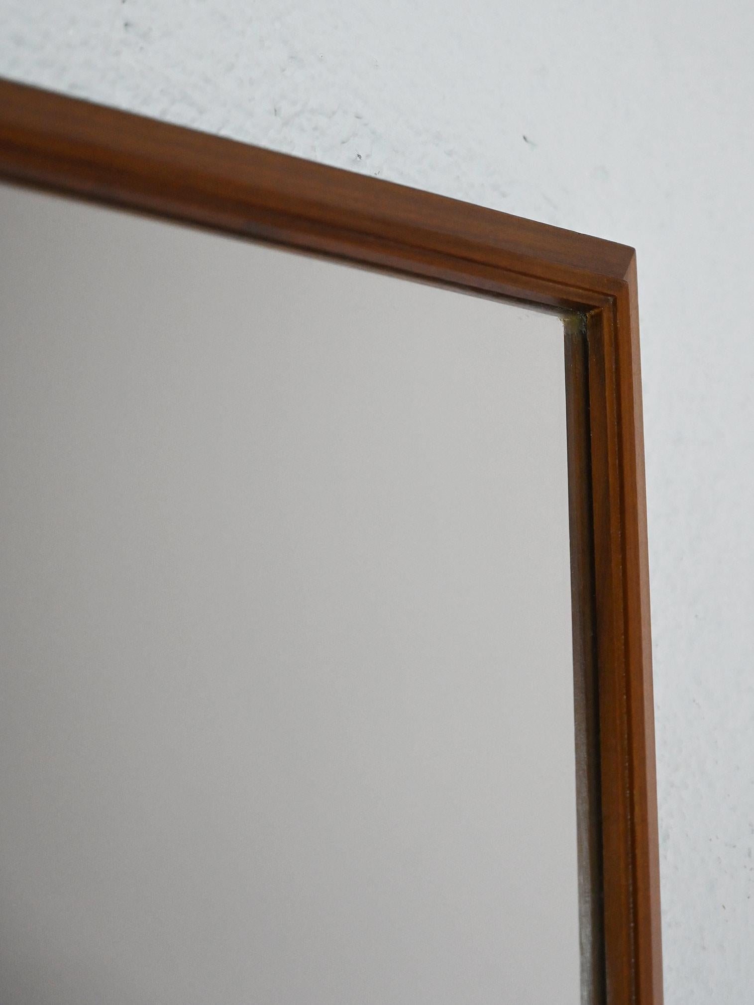 Espejo rectangular vintage de roble Escandinavo moderno en venta