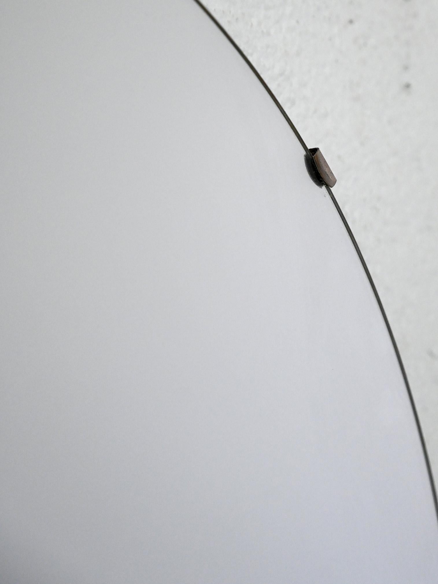 Scandinavian Miroir rond vintage avec cadre invisible, années 1950/60 en vente