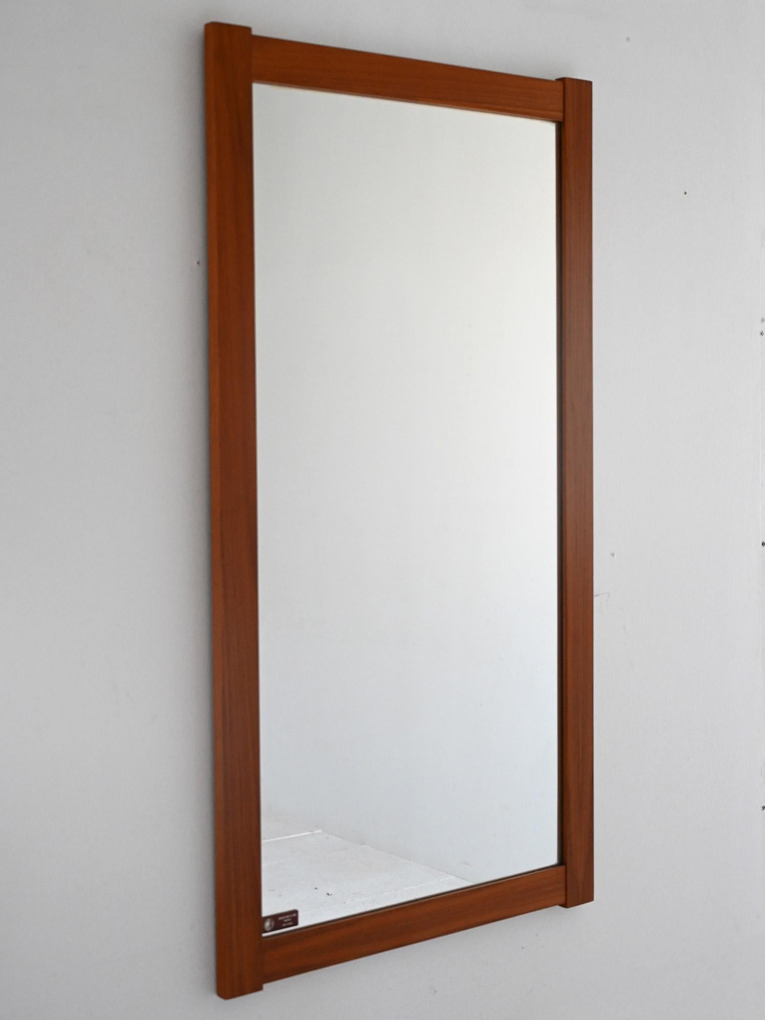 Scandinavo moderno Specchio svedese vintage in vendita