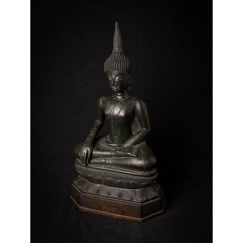 Special 16th Century Bronze Chiang Sean Buddha from Laos For Sale 8