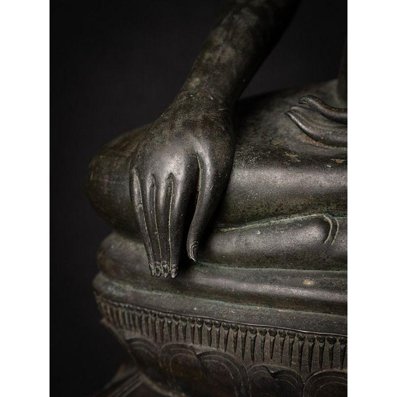 Special 16th Century Bronze Chiang Sean Buddha from Laos For Sale 14