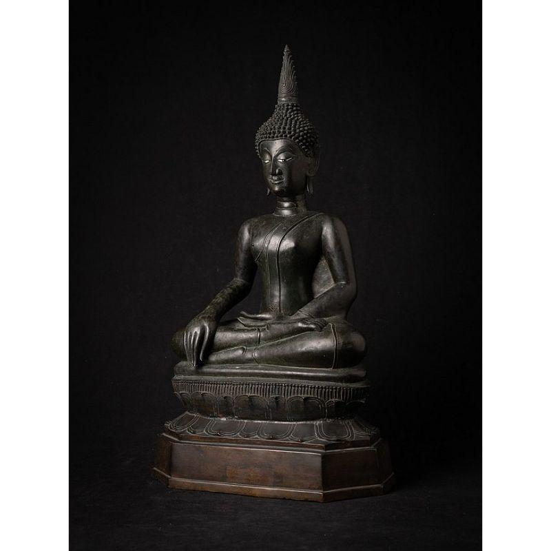 Special 16th Century Bronze Chiang Sean Buddha from Laos In Good Condition For Sale In DEVENTER, NL