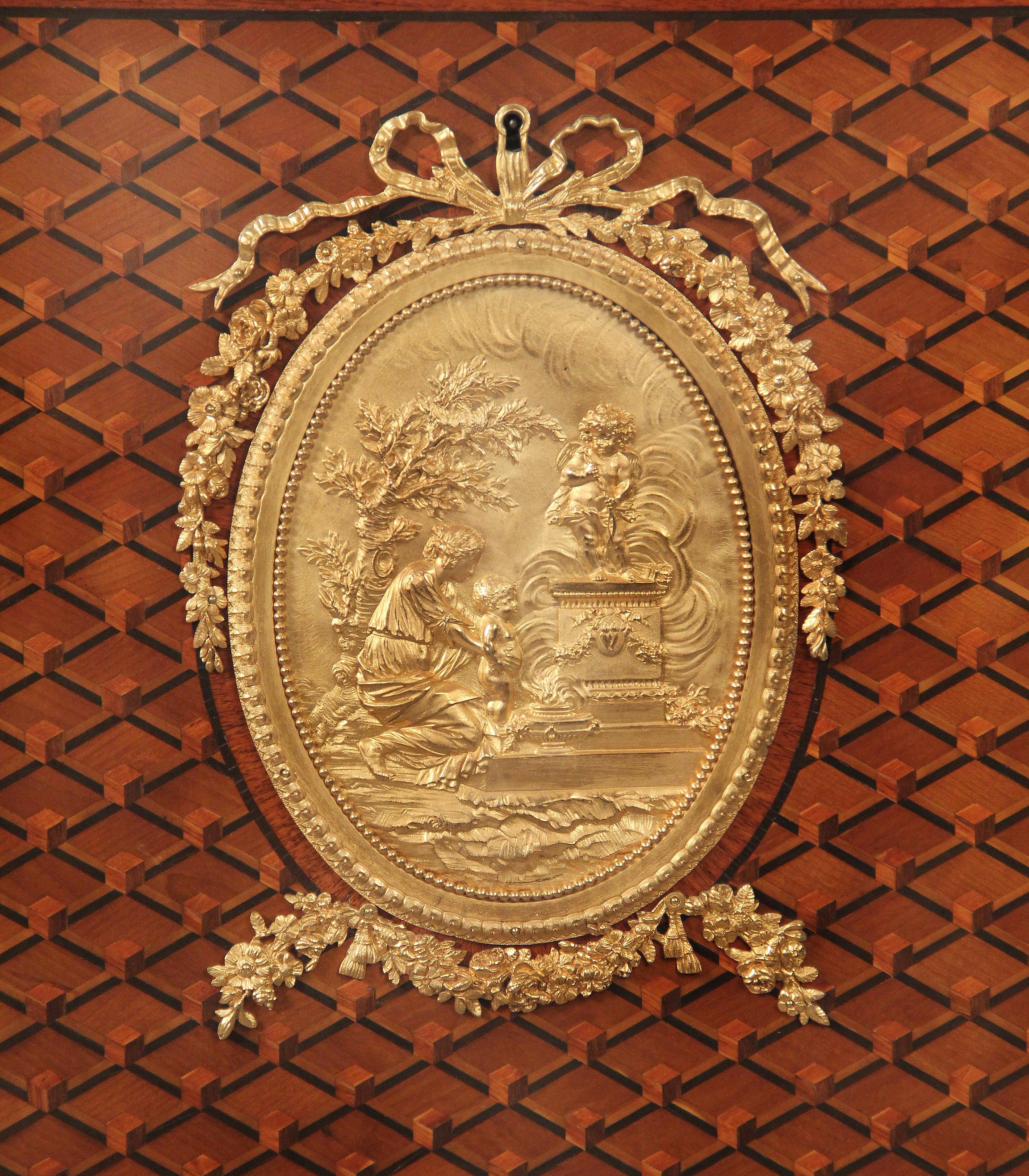 Belle Époque Secrétaire un abattant du 19ème siècle en parqueterie incrustée et montée sur bronze doré en vente