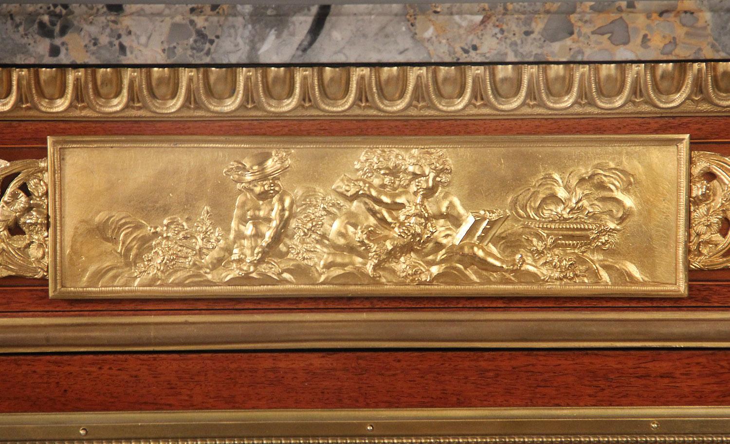 Français Secrétaire un abattant du 19ème siècle en parqueterie incrustée et montée sur bronze doré en vente
