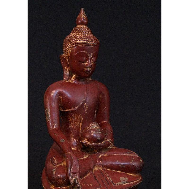 Special Antique Bronze Ava Buddha from Burma For Sale 2