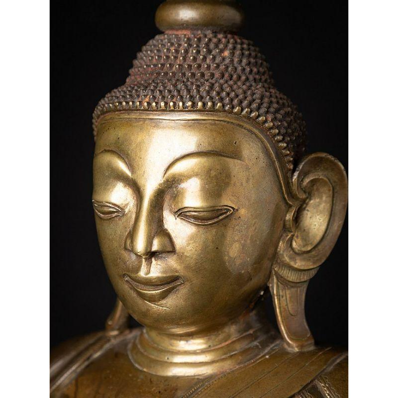 Special Antique Bronze Ava Buddha Statue from Burma For Sale 10