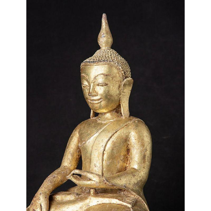 Special Antique Bronze Burmese Buddha Statue from Burma For Sale 7