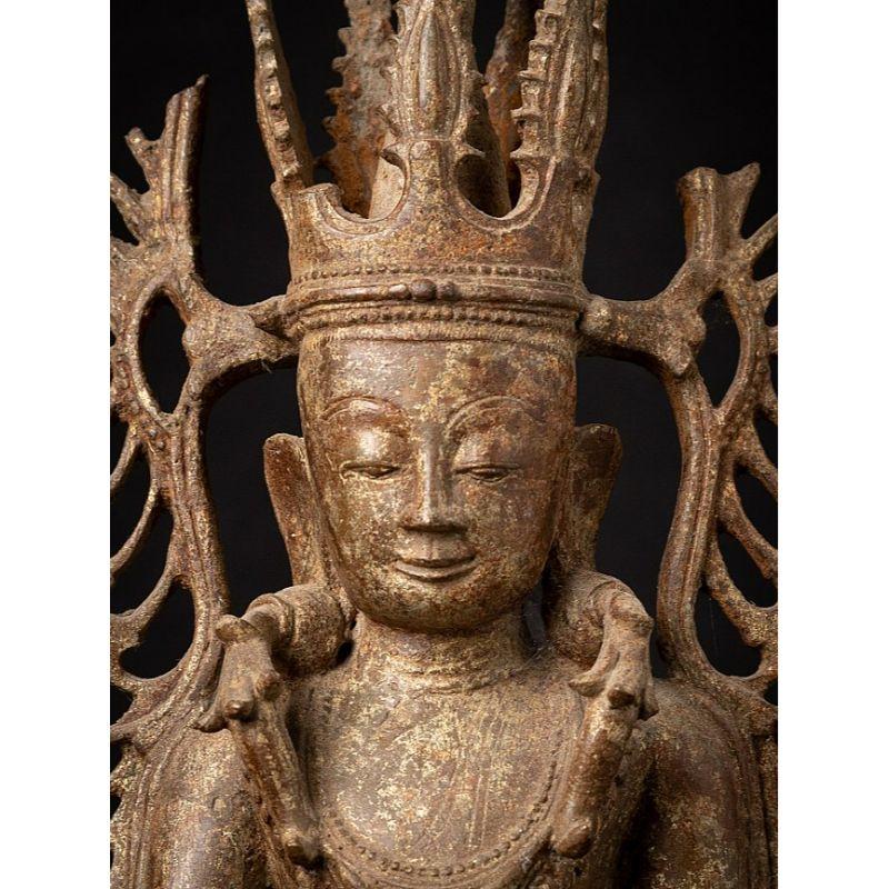 Special Antique Bronze Burmese Buddha Statue from Burma In Good Condition For Sale In DEVENTER, NL